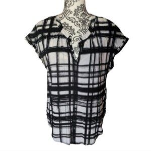 Velvet by Graham and Spencer cap sleeve blouse size medium